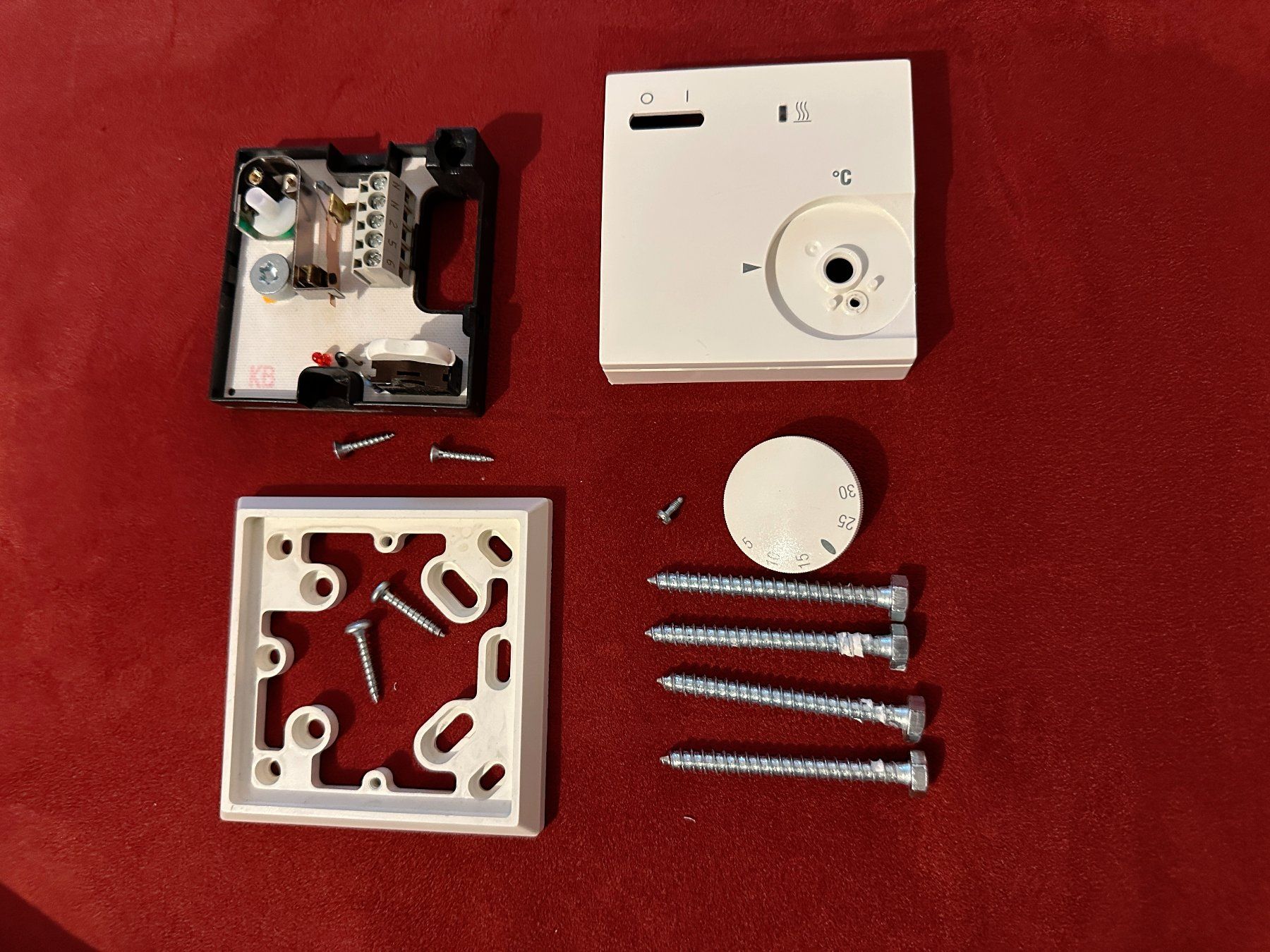 Redwell Radiateurs: Redwell Infrarot IHS 400 - mit Termostat Eberle RTR-E 6202 – D'occasion à Grüt (Gossau ZH) par Cf152 2