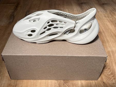 Adidas Yeezy Foam Runner Sand / 51 / NEU / Sneaker