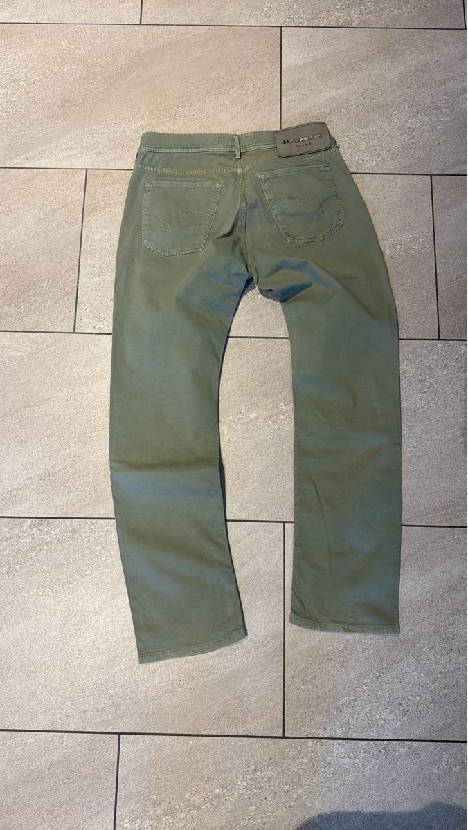 Pantaloni: Hose 33/30  – Usato da Vella venduto da Buendnersteinbock