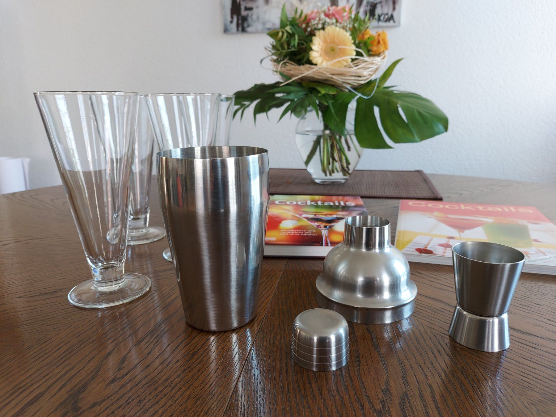 Bicchieri: Cocktail Set + 2 Cocktailbücher + 4 Gläser – Usato da St. Gallen venduto da edel.05