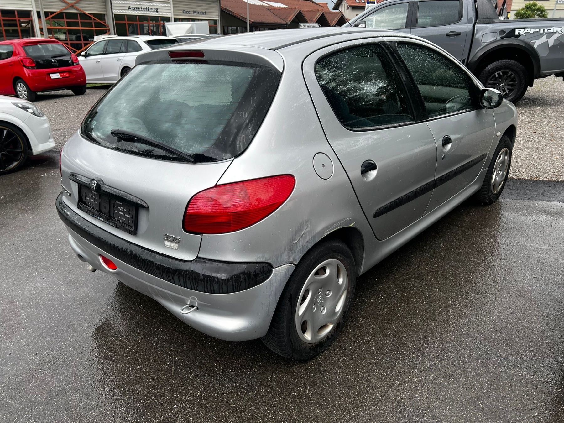 Peugeot Automobili: Peugeot 206 – Usato da Wimmis venduto da Incar_GmbH 3
