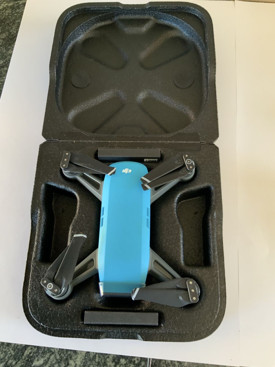 DJI Modellismo RC: Dji Spark  Drohne im Fly More Bundle – Usato da Breil/Brigels venduto da Rolideplazes 1