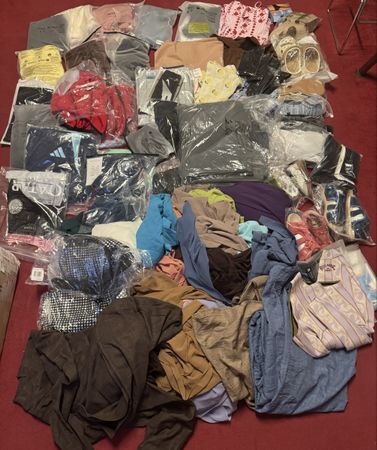 Lot neu Kleider Schuhe 75 stk. 