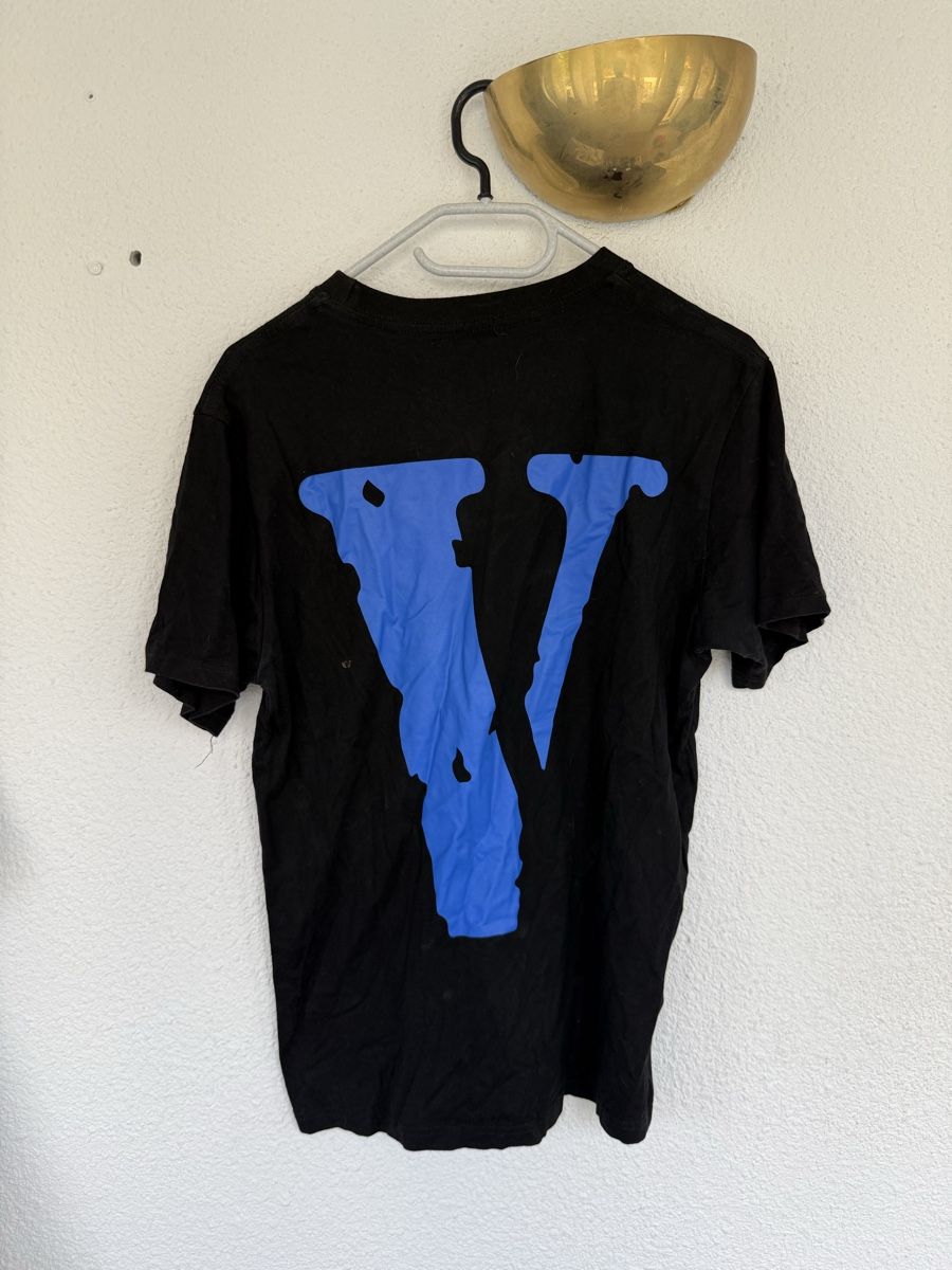 Vlone T-shirt: T-shirt Vlone taille M – Usato da Lausanne venduto da D.Kneuss 1