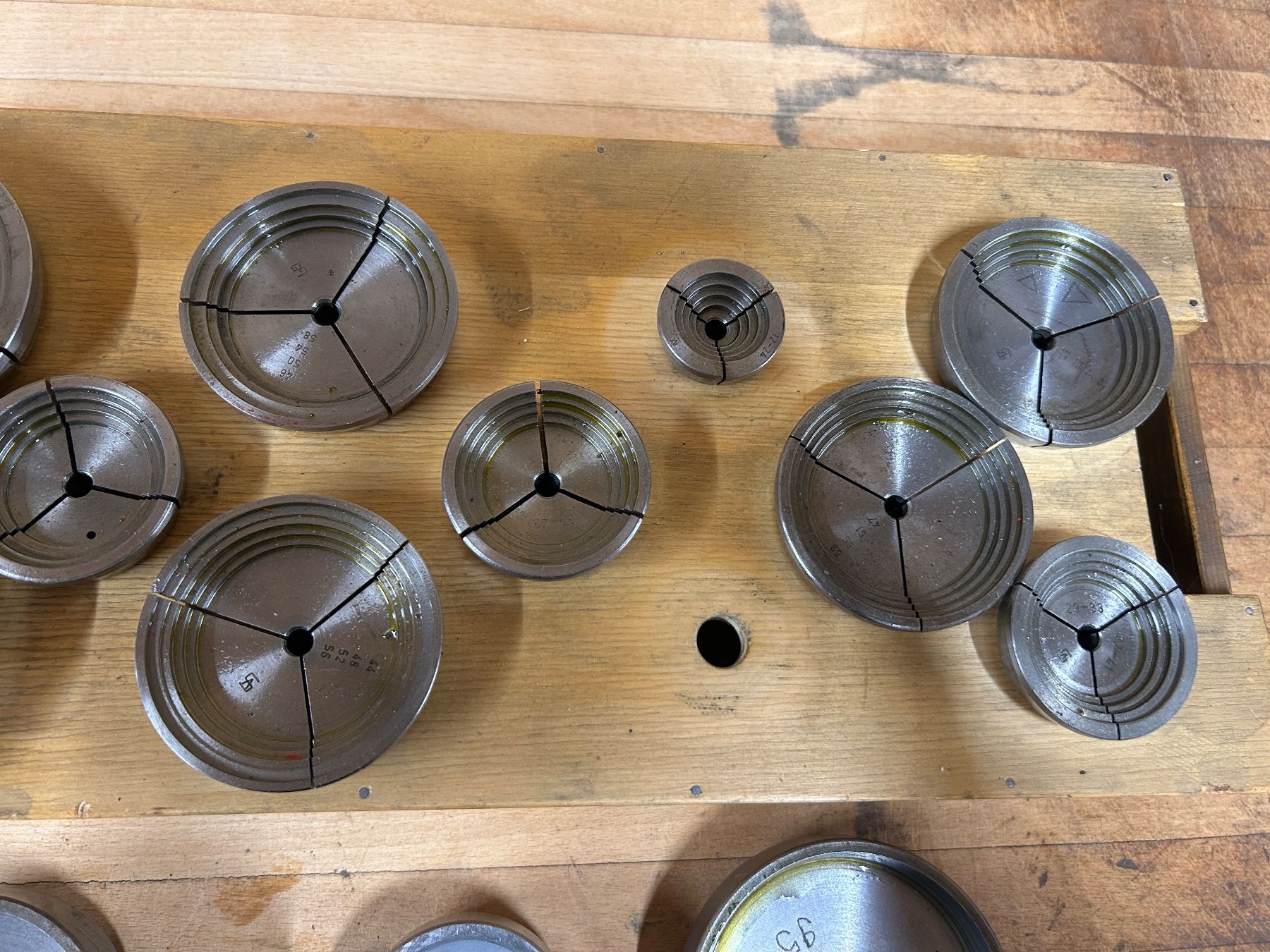 Schaublin Alle Werkzeuge: Glockenzangen W12 Display – Gebraucht aus Rothenfluh von BitterlinPartner 6