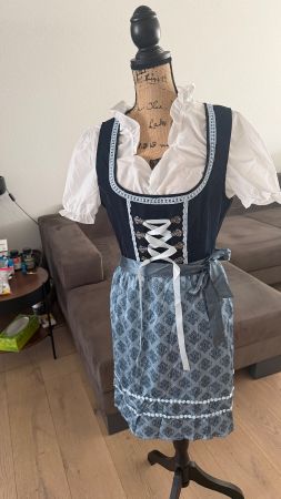 Dirndl Kleid dunkelblau mit Bluse Zustand neu 38/40