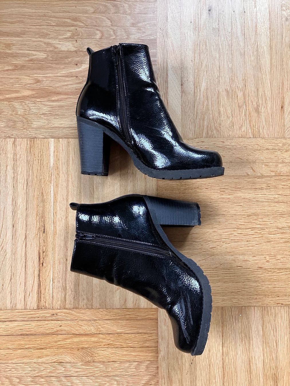 Scarpe da donna: Stiefeletten, schwarz, 38 – Usato da St.Gallen venduto da michel_simone