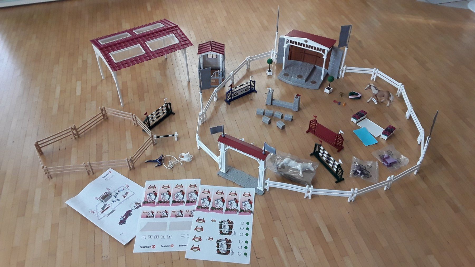 Giocattoli: Schleich reitertiurnier, reitschule, box – Nuovo (secondo la descrizione) da Dagmersellen venduto da L.Ga. 1