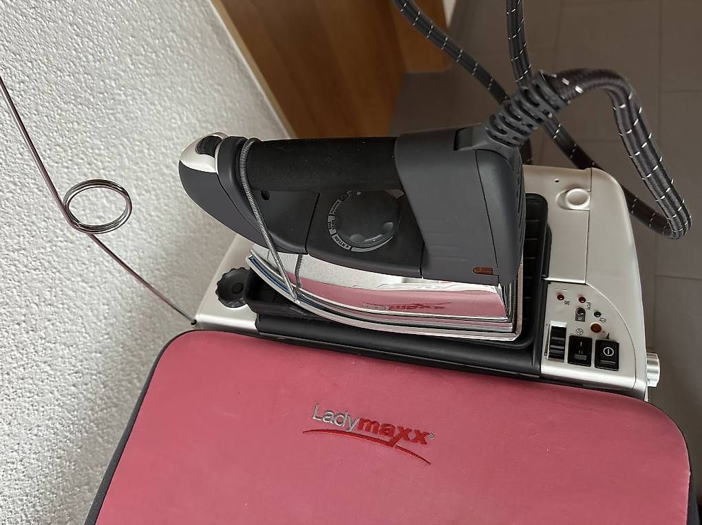 Ferri da stiro: Ladymaxx Bügelstation nfinity Premium – Usato da Heerbrugg venduto da Safebeutel 4