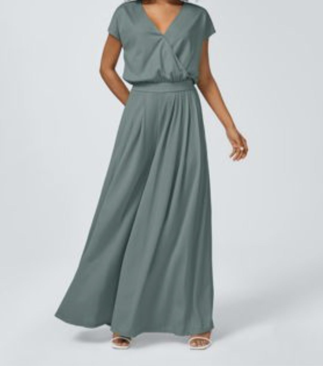 Halara Jumpsuits: Jumpsuit m. V - Ausschnitt – Neu und originalverpackt aus Marthalen von farmall6