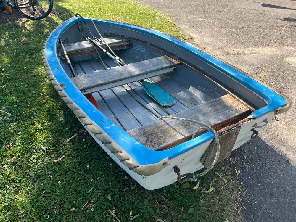 Leichtes Ruderboot Als Beiboot