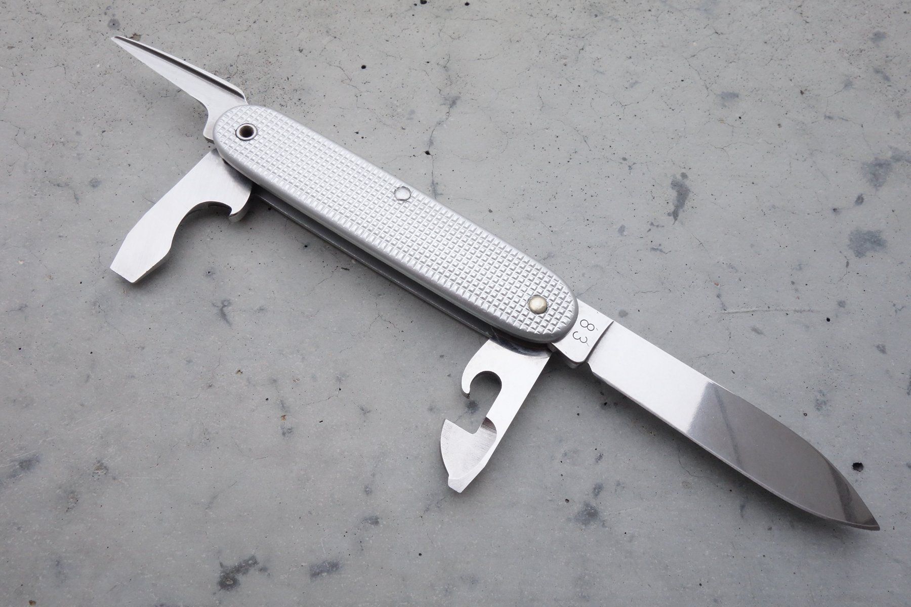 Victorinox Taschenmesser: Victorinox Soldatenmesser 83 – Gebraucht aus St. Gallen von 8201 5