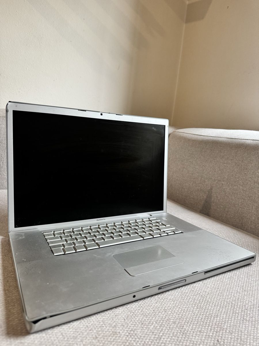 Apple Portables: Altes kaputtes Aplle Macbook – Défectueux à Zürich par MHW23 1
