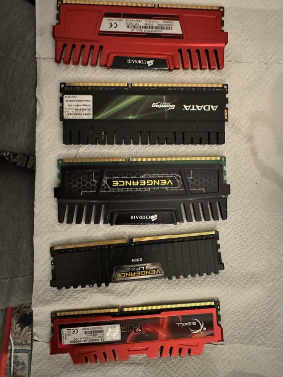 5 Mal. Ram. Wie abgebildet weiss nicht welche Modelle Sind (Gebraucht ...