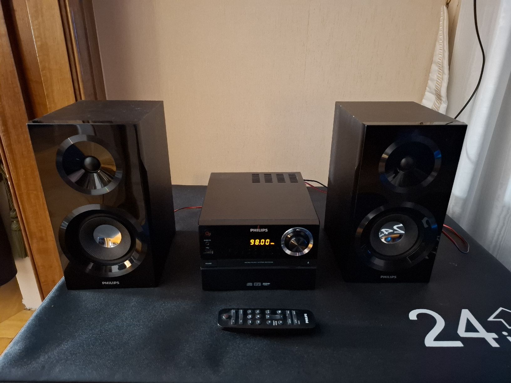 Philips Audio- & Mediensysteme: Philips chaîne Hi-Fi + enceintes + télécommande – Gebraucht aus Le Locle von Maria.222 1