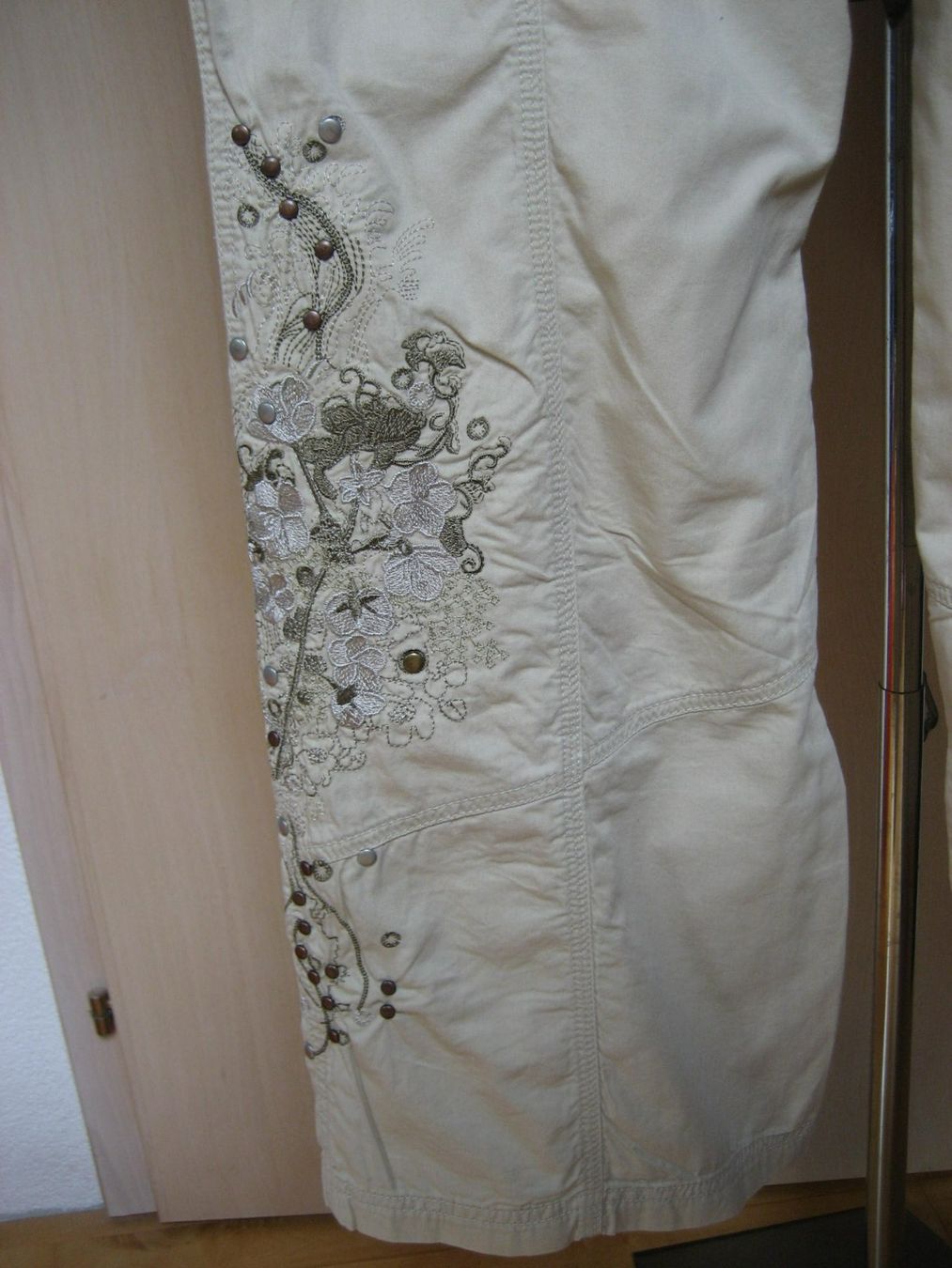 Pantaloni: Pantalon été taille 42, neuf – Nuovo e nell'imballaggio originale da Delémont venduto da marryb 7