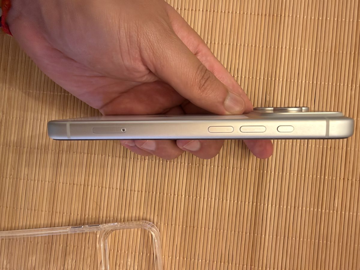 Apple Telefoni cellulari / Smartphones: iPhone 17 pro 256gb – Nuovo (secondo la descrizione) da Zürich venduto da Yoni_to 4