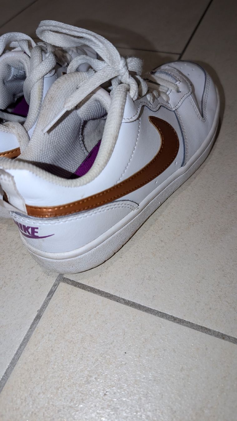Nike Scarpe per ragazze: Nike Sneakers 35.5 – Usato da Ganterschwil venduto da Nike18 1