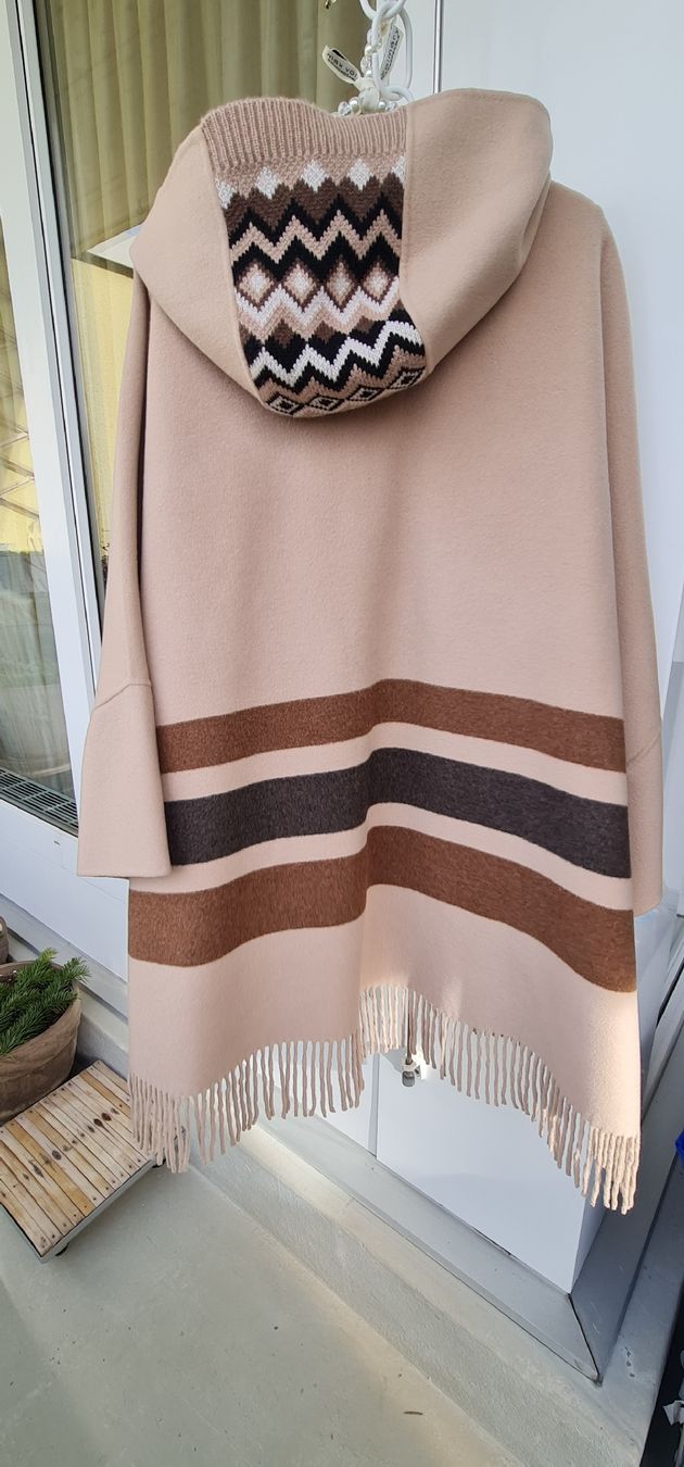 Max Mara Cappotti: Max Mara Poncho von Intrend. Neu. Gr. M – Nuovo (secondo la descrizione) da Zürich venduto da Olala_ 1