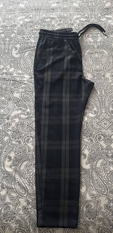 Pantaloni: Karo-Hose mit elastischem Bund Gr: M – Usato da Dübendorf venduto da trustedpicks 1