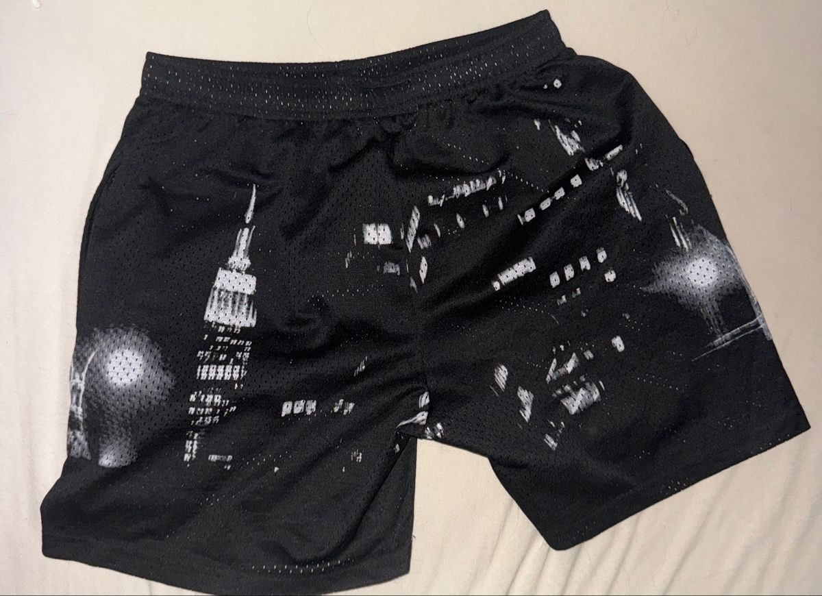 Pantaloni: EE skyline shorts – Nuovo (secondo la descrizione) da Chur venduto da sil_v7n6 1