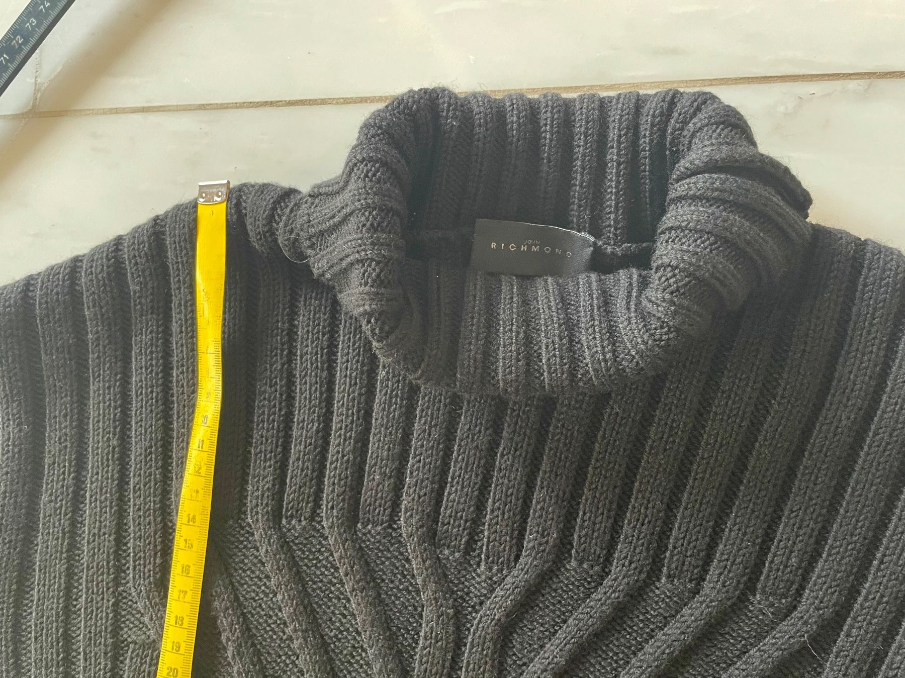 Maglioni & Felpe: Richmond Pullover 100% Wolle Gr 48 schwarz – Usato da Unterengstringen venduto da DeaundHeinz 2