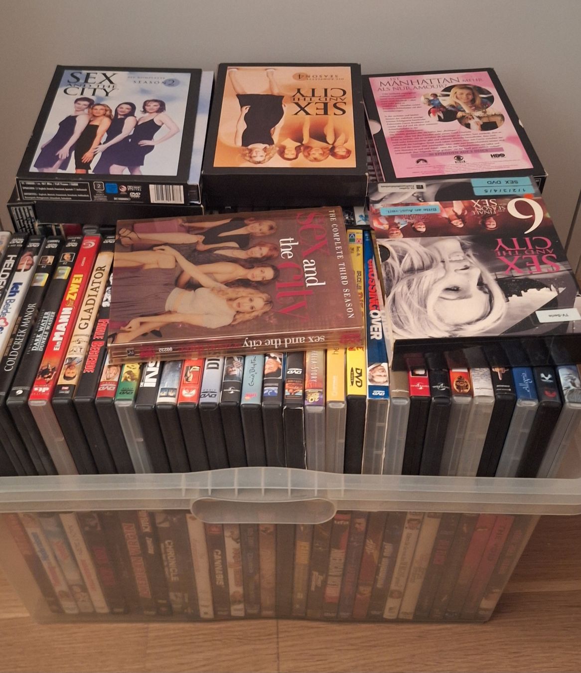 Alle DVDs: Kiste voller DVD – Gebraucht aus Hochdorf von FRESHTRASH 1