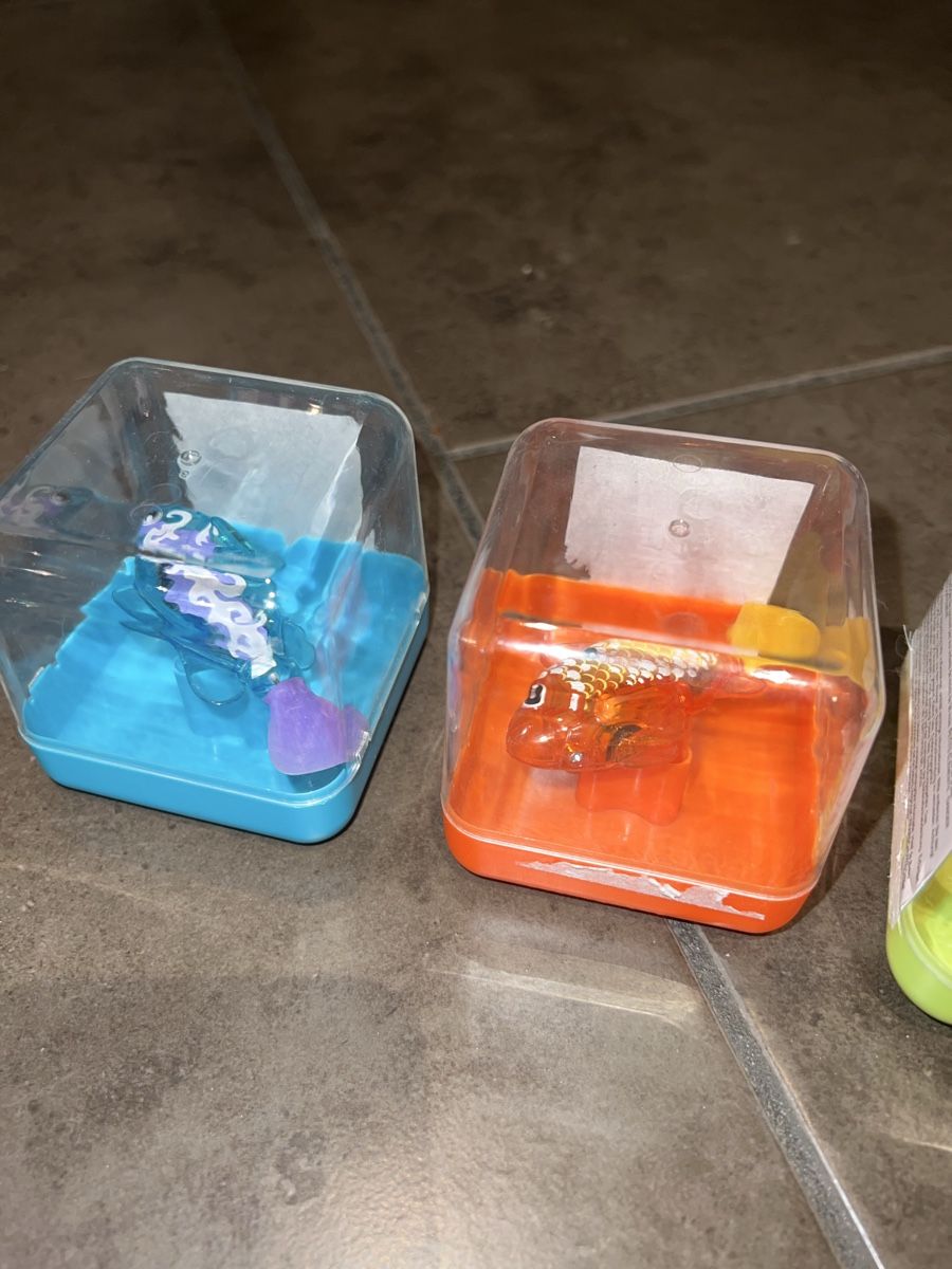 Giocattoli: Div. Robofish inkl. Aquarium und Sand – Usato da Gattikon venduto da Sunshine4. 3