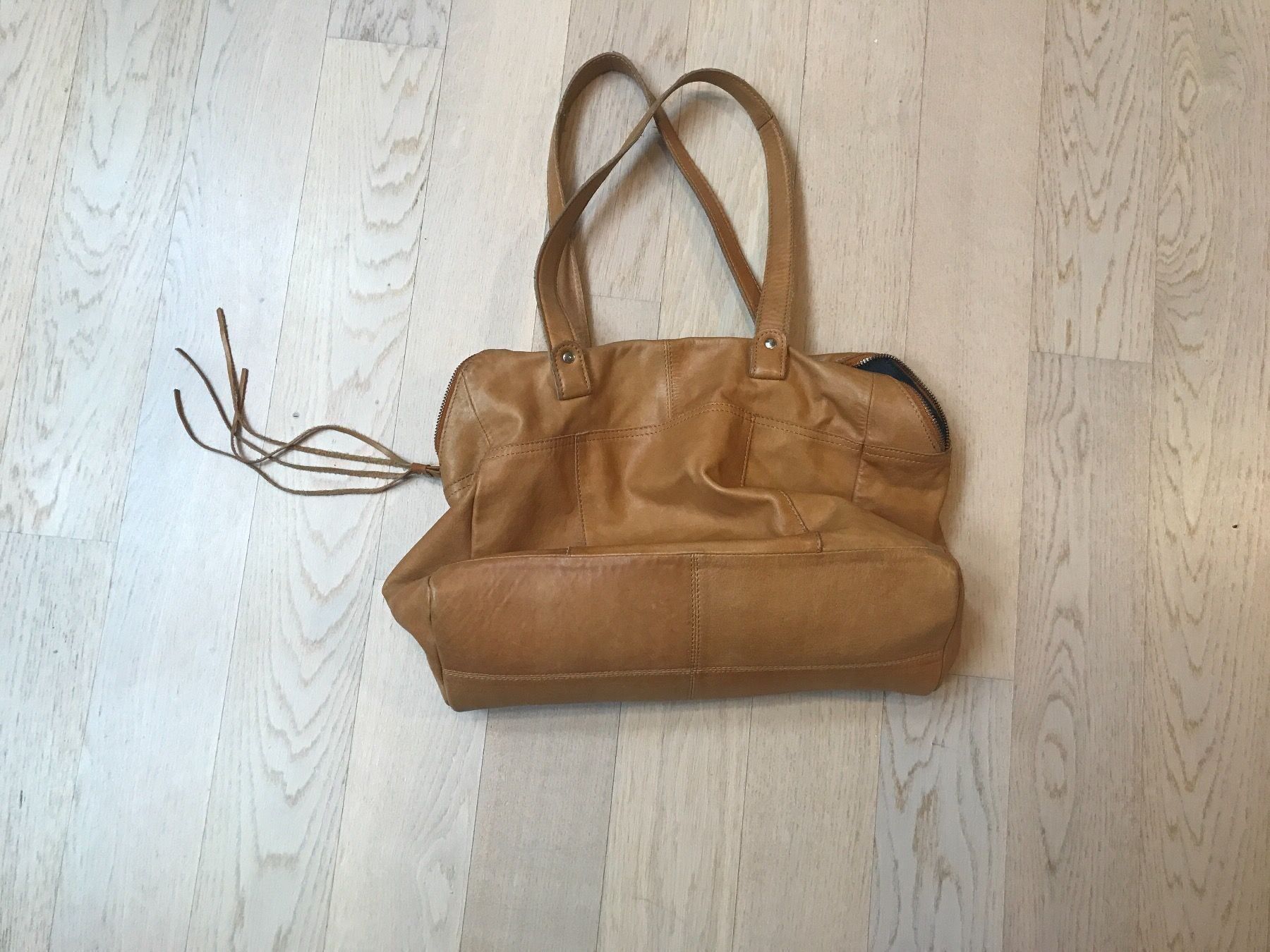 Sacs femmes: Braune Leder Tasche – D'occasion à Muri AG par Mkikus