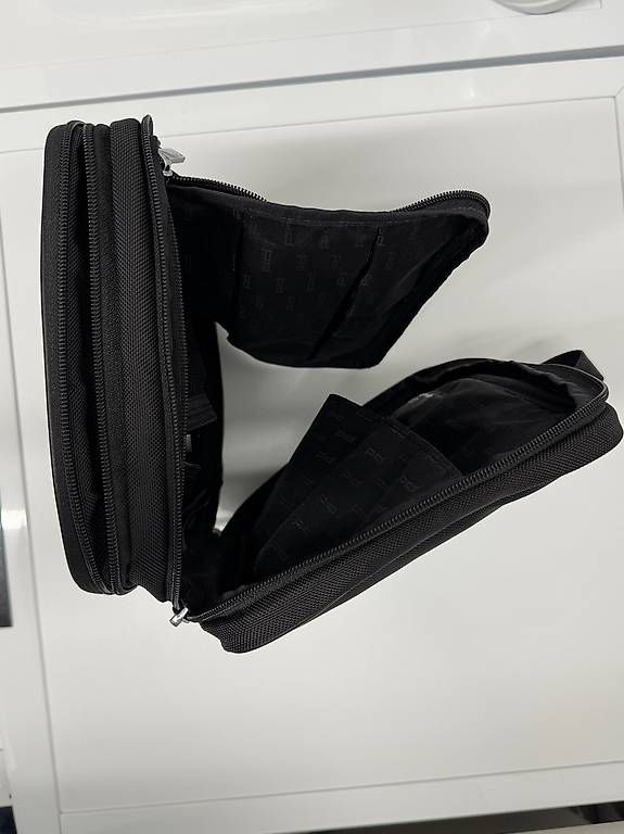 Porsche Custodie per cosmetici: Porsche Design P2000 Necessaire – Usato da Klosters venduto da fr_nz 4