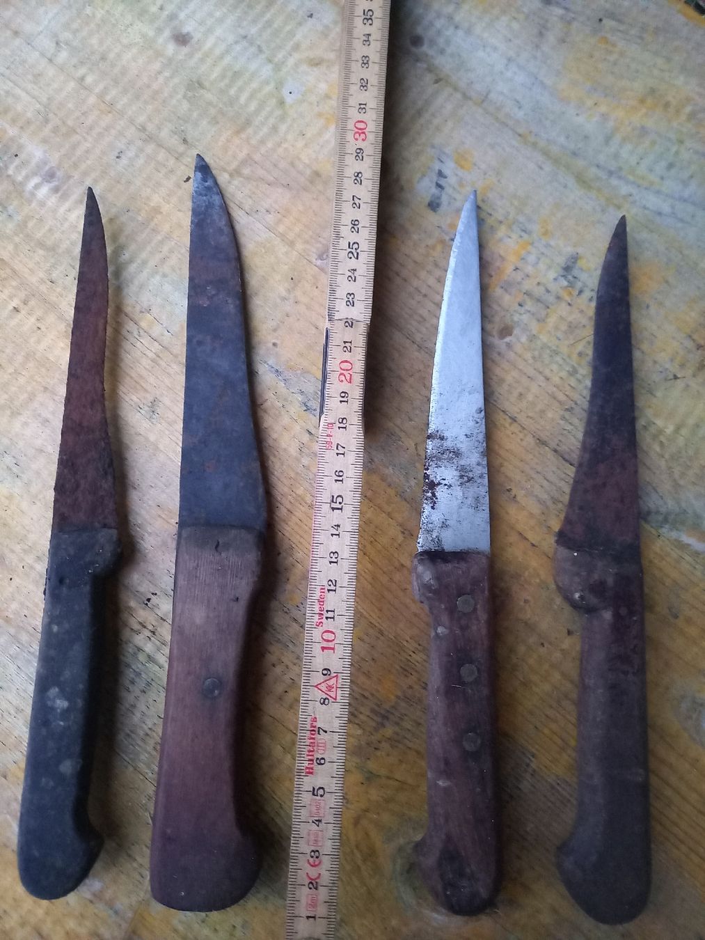 Besteck: 4 Fleischmesser Set Holzgriff gebraucht antik – Defekt aus Galgenen von Allerlei8854 3