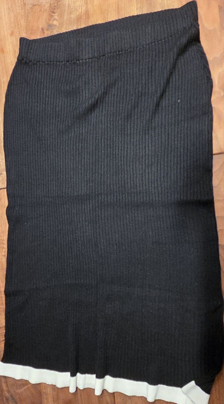 H&M Röcke: Schwarzer Rock mit weissem Saum - Gr.M – Gebraucht aus Subingen von DENDLE20