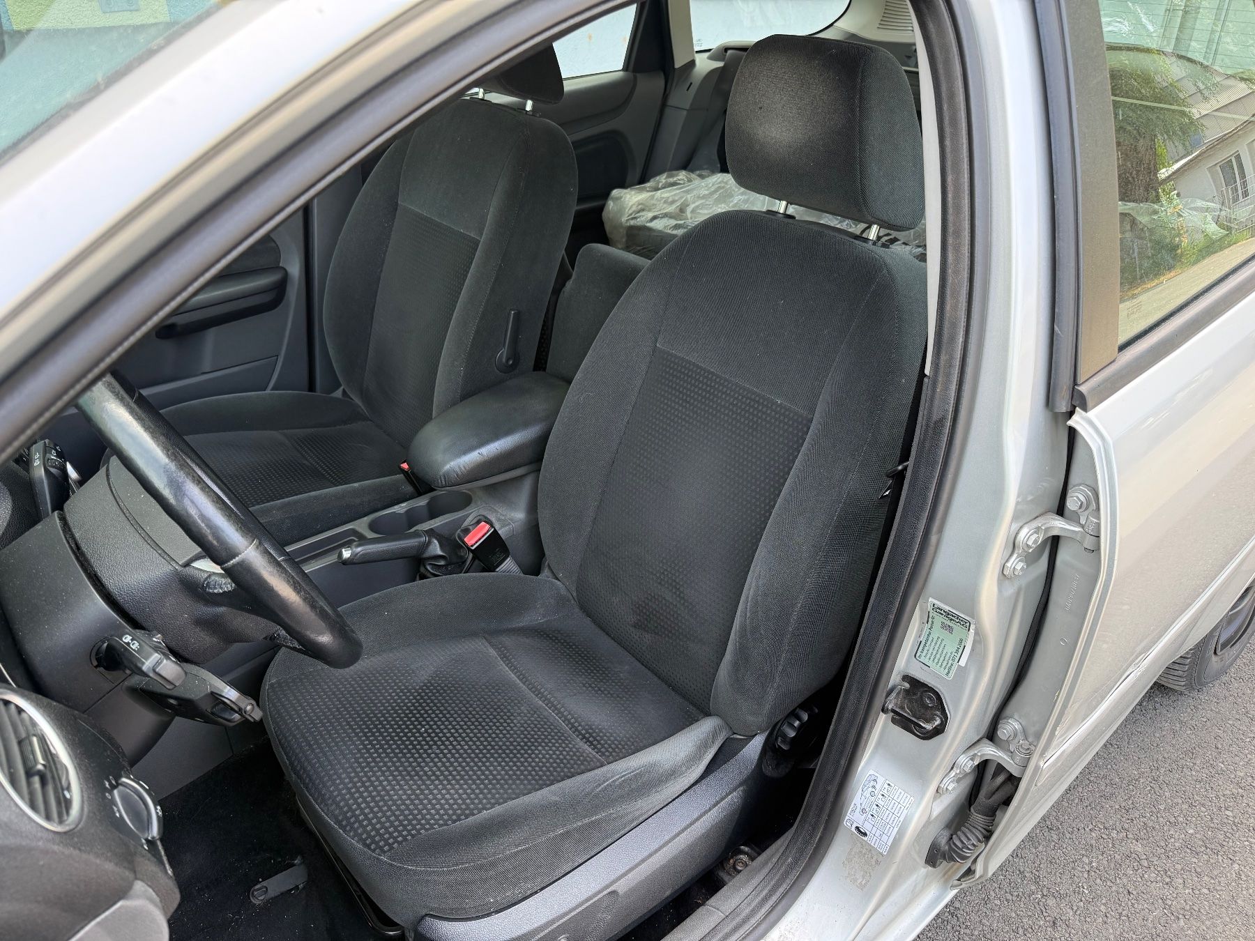 Ford Autos: Ford Focus 1.8 Ghia – Gebraucht aus Reiden von Off-Road-01 6