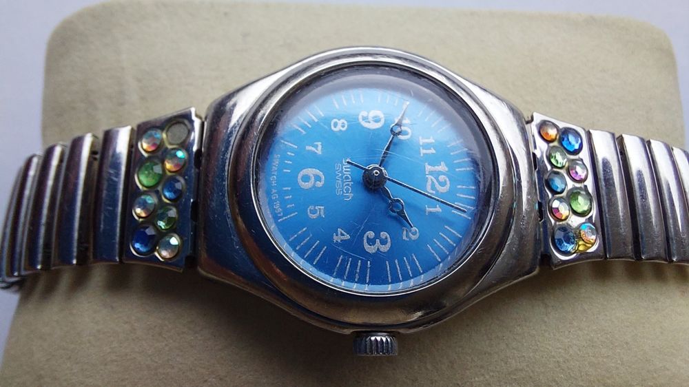 Swatch Montres: Damenuhr Montre femmes SWATCH Irony 25mm läuft – D'occasion à Neuhausen par Alfasan 9