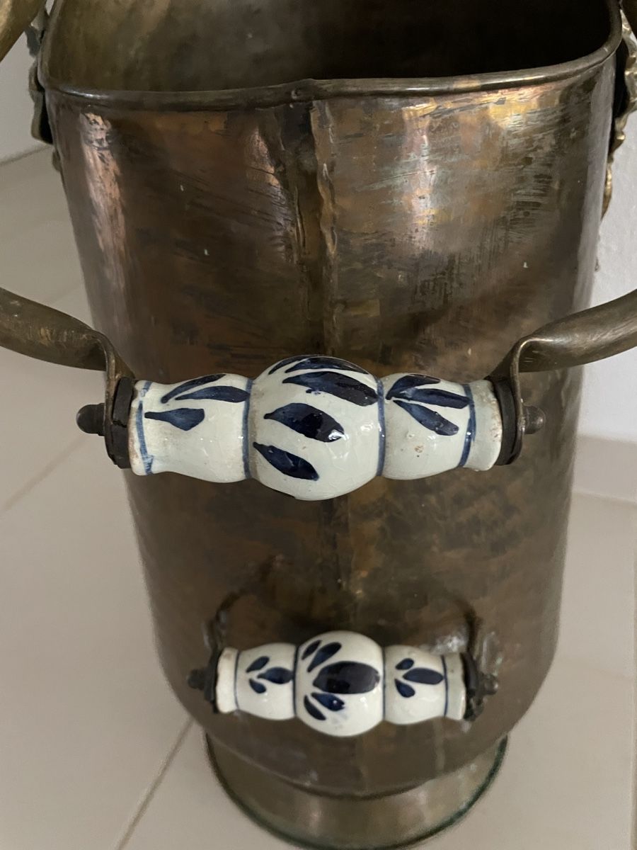 Toutes les décorations: Cheminée-Eimer antik aus Messing mit Keramikgriff – D'occasion à Lindau par Gybsi0 2