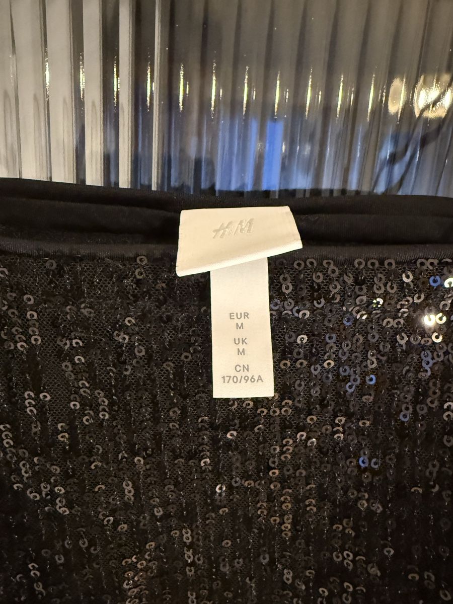 H&M Top: Crop Top H&M – Nuovo e nell'imballaggio originale da Monthey venduto da iri_9pt5 2