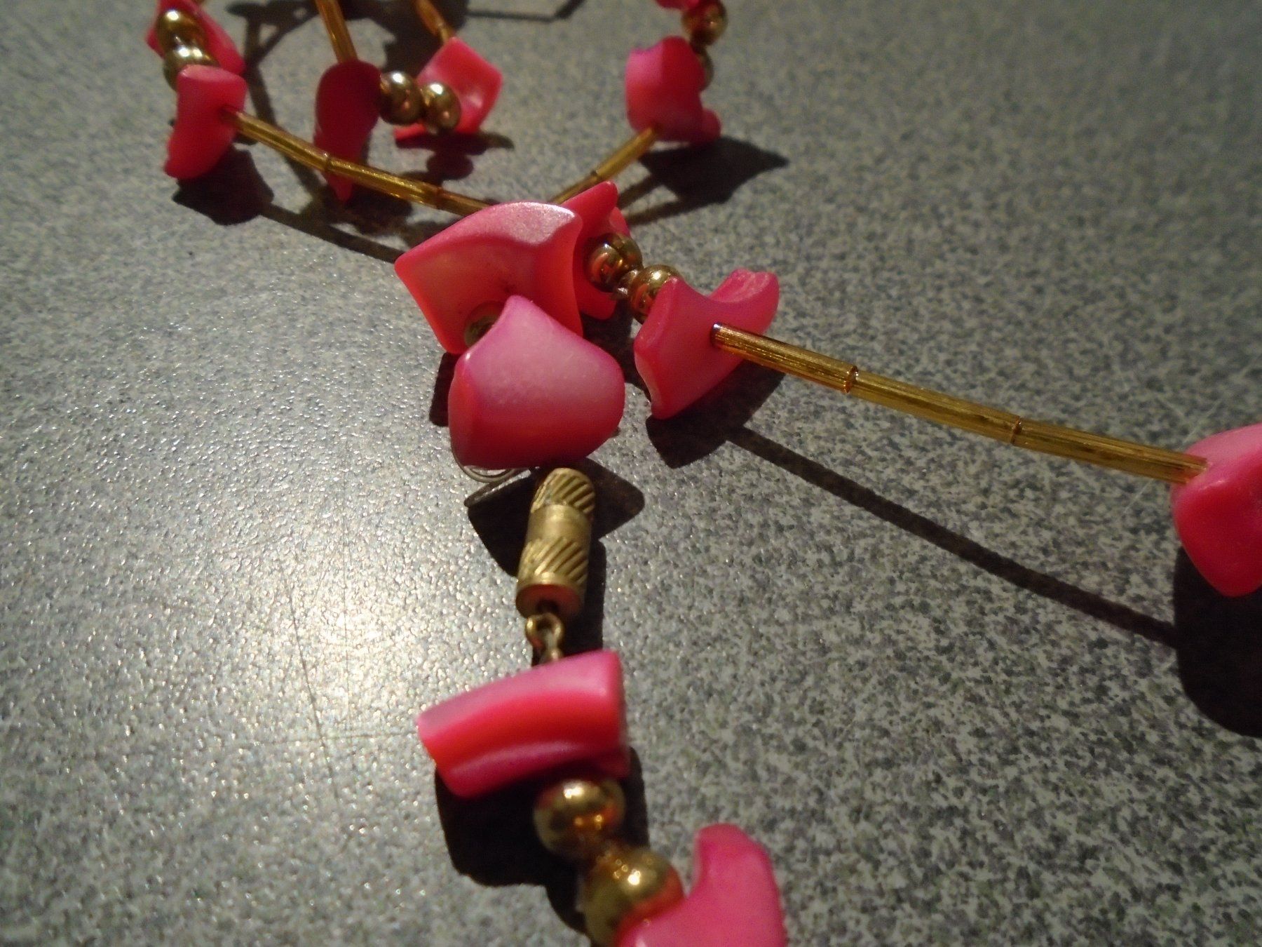 Ketten: Kette pink/goldfarbig – Gebraucht aus Zürich von abraxas1291 1