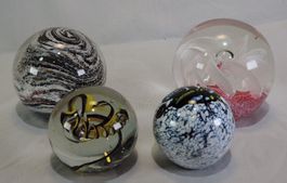 Vintage Briefbeschwerer Set 4 Glasobjekte bunt, Glaskugeln