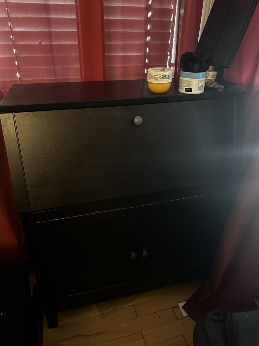 Ikea Schreibtische: Bürotisch – Gebraucht aus Luzern von emi_wh92