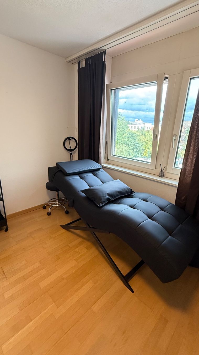 Lettini & sedie per cosmetici: Kosmetikliege – Nuovo e nell'imballaggio originale da Zürich venduto da vit_679t