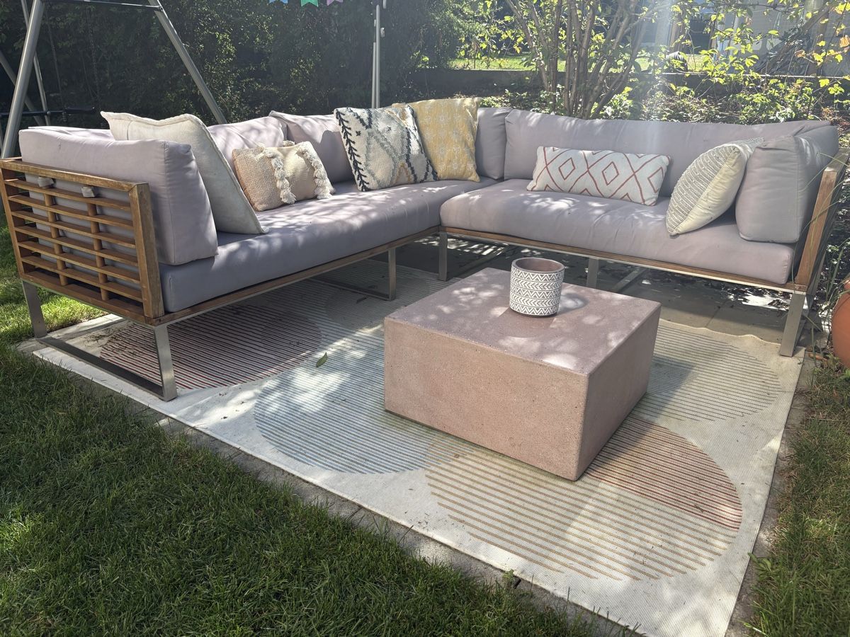Divani: Gartenlounge Ecksofa Holz und Metall hellgrau gebraucht – Usato da Ehrendingen venduto da ronnym
