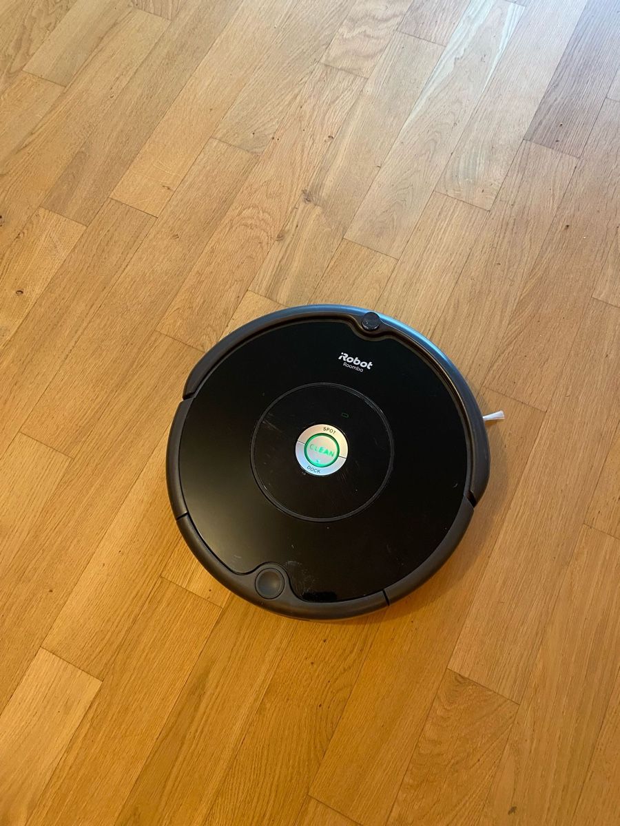Irobot Aspirapolveri & Accessori: Saugroboter iRobot 606 praktisch ohne App, gut erhalten – Usato da Luzern venduto da sor_2l9p 1