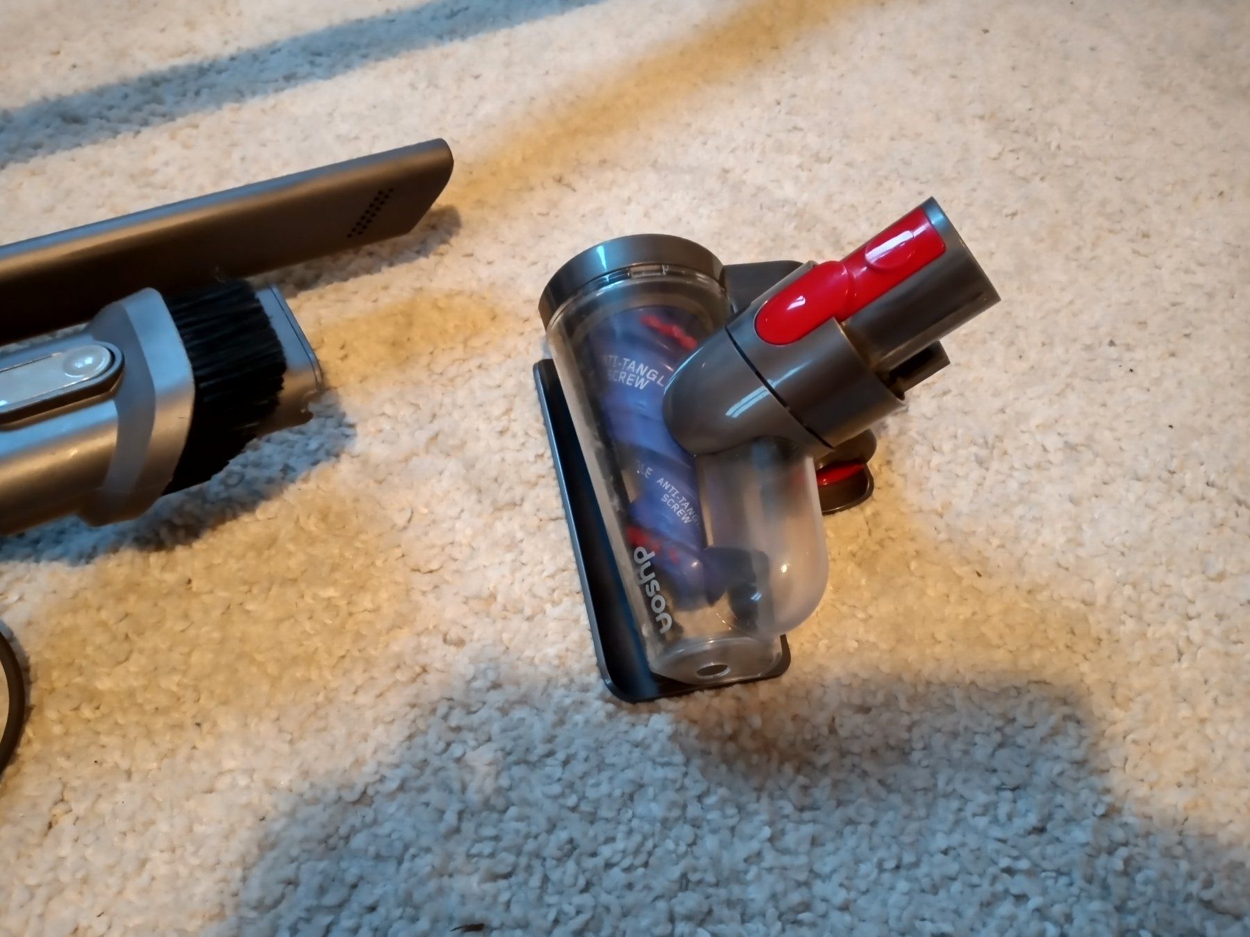 Dyson Aspirateurs & Accessoires: Handstaubsauger Dyson V15 – Défectueux à Prez-vers-Siviriez par Monija70 3