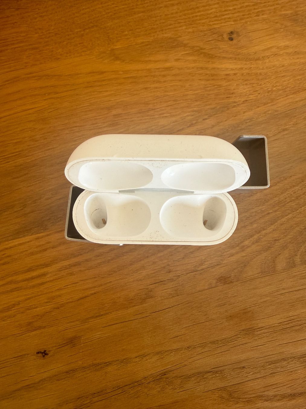 Apple Casques audio: APPLE AirPods Pro 2 Charging Case A2700 – D'occasion à Lausanne par Nine1982 1