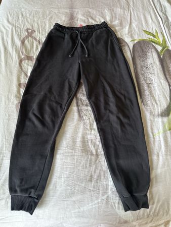 Pantalon de jogging ZARA noir taille S bon etat 