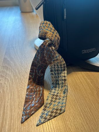 Twilly vielfarbig ,  vielseitig tragbar  81 x 5 cm