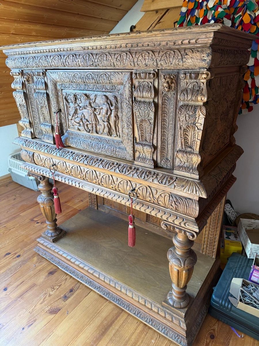 Commodes: Antike Kredenz Schrank – D'occasion à Erzingen par takoma66