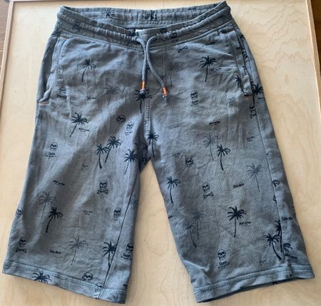 Kurze Hose Gr. 158