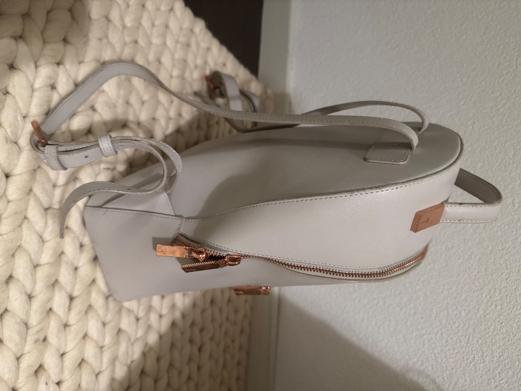 Zaini: Sac à dos Ted Baker gris clair – Usato da Granges-Paccot venduto da snowdi 3