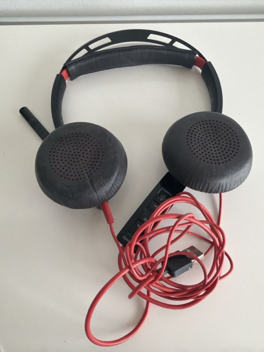 Casques audio: Headset mit Mikrofon rot USB gebraucht – Neuf (Voir description) à Biel/Bienne par RO19